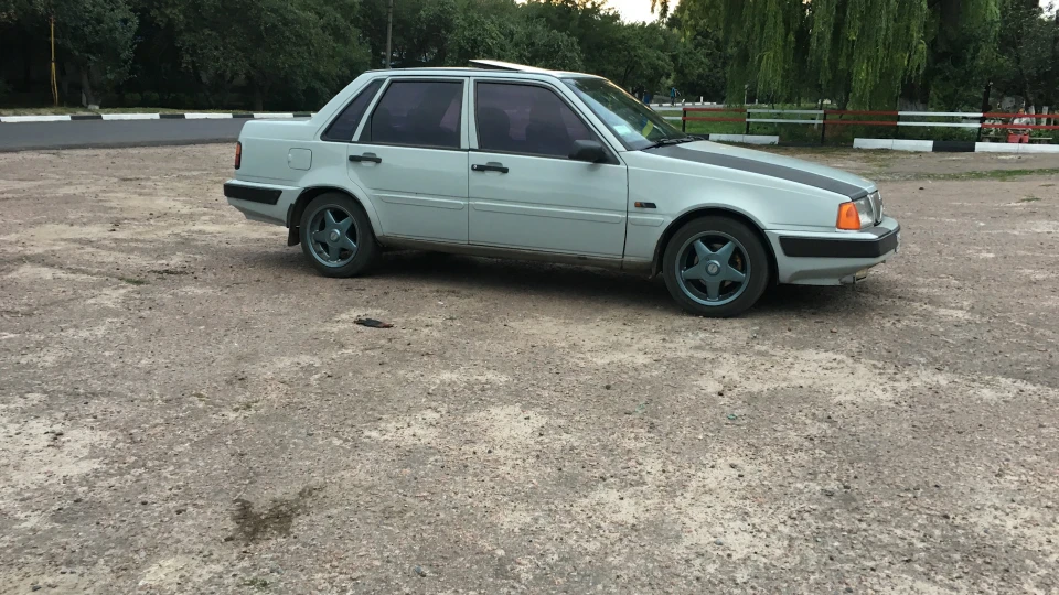Volvo 460 1.8 GL injection 2