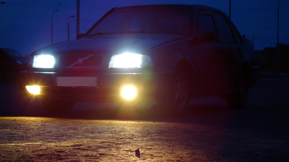 Volvo 460 2.0i Emerald elk 4
