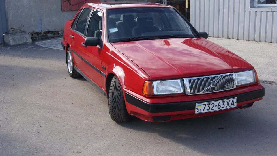 Volvo 460 Яскрава 2