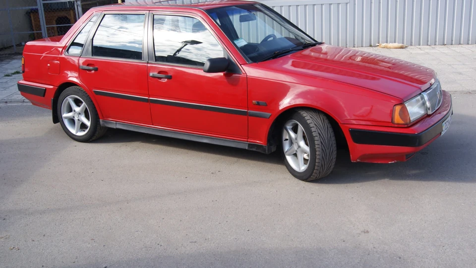 Volvo 460 Яскрава 3