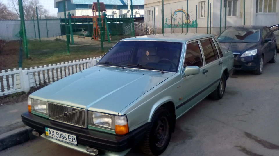 Volvo 740 2.3 винтажний корабель 3