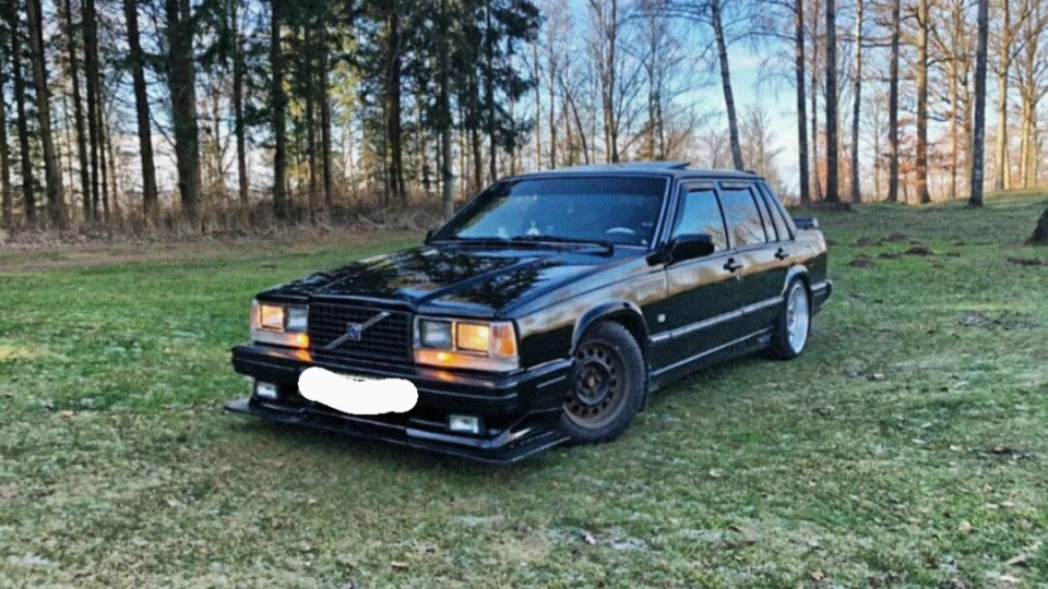 Volvo 740 GLE 2.4L Turbo-Diesel 2