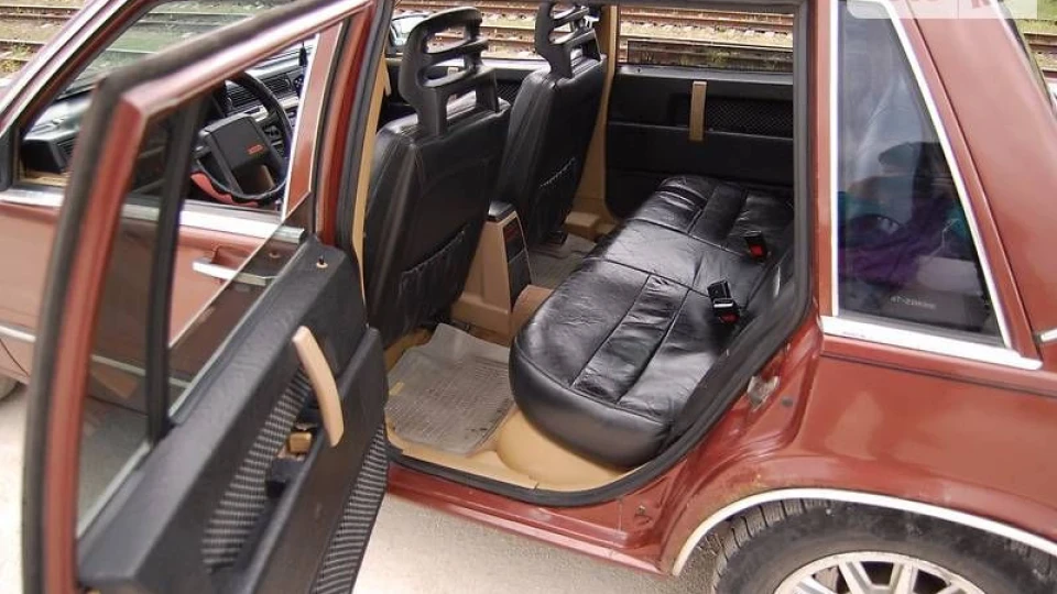 Volvo 760 Корабель на шкірі 2