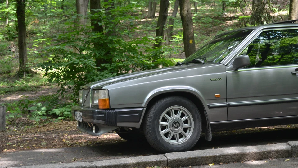 Volvo 760 Silver Queen 3