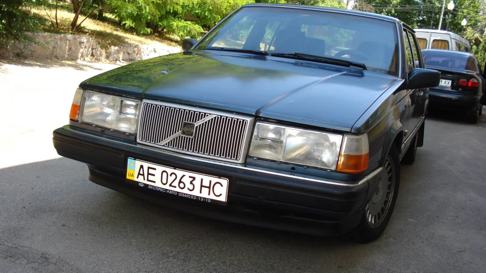 Volvo 760 Третій автомобіль