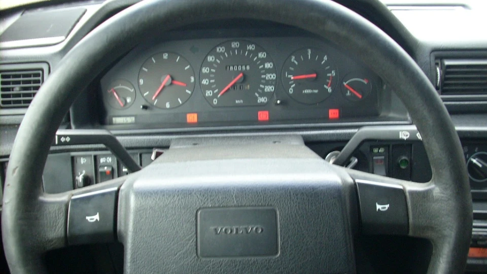 Volvo 760 white d24tic 5