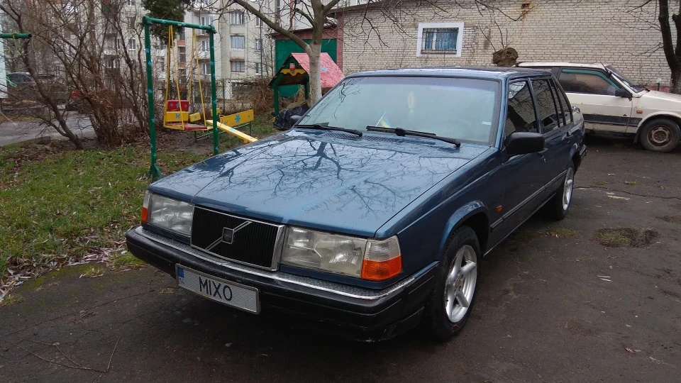 Volvo 940 Швецький танк на колесах 2