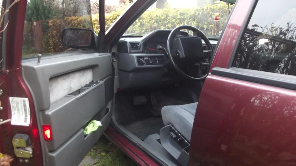 Volvo 940 вишня 3