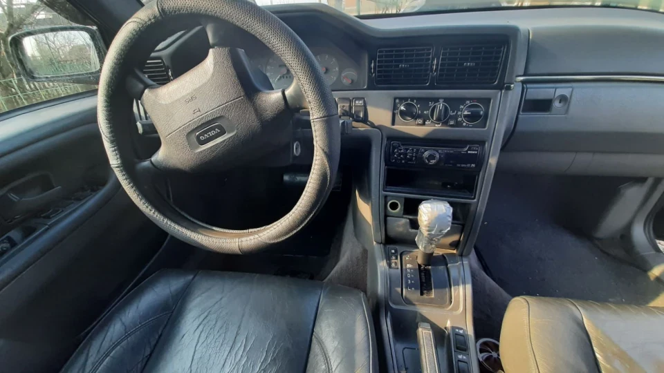 Volvo 960 Універ