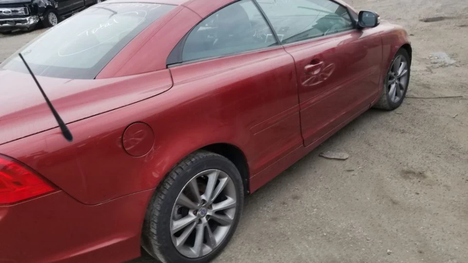 Volvo C70 2.5 ЧЕРВОНА БЕСТЯ 2