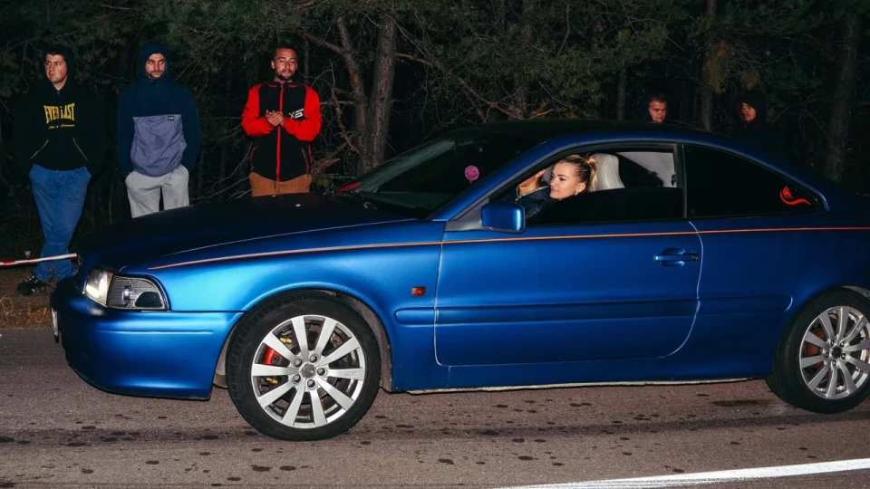 Volvo C70 Блакитноока 3