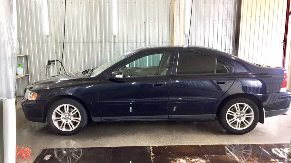 Volvo S60 2,4л 170лс