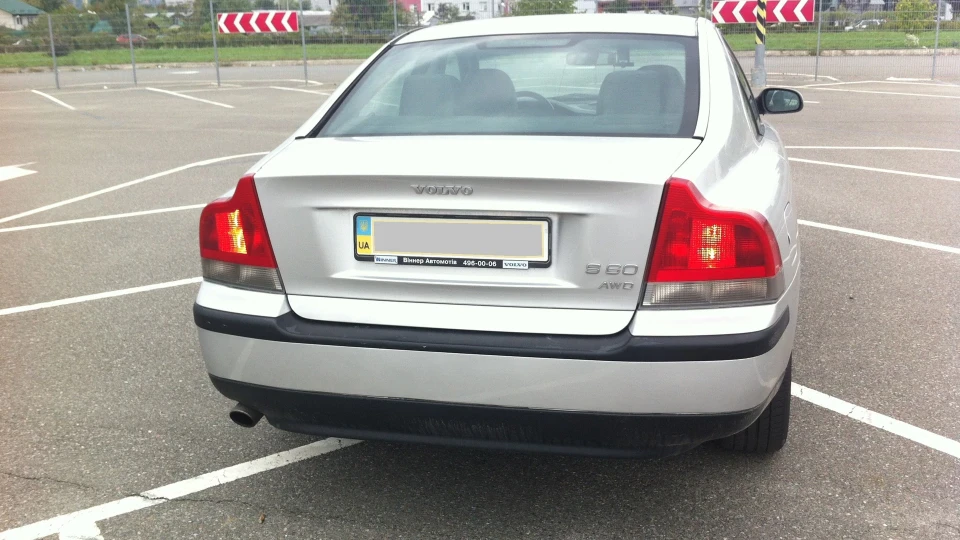 Volvo S60 2.4T AWD 4