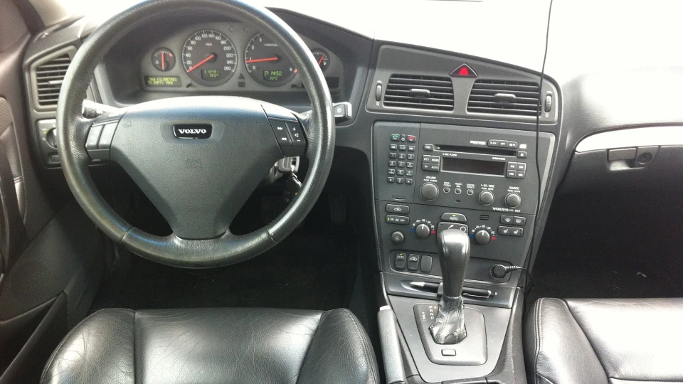 Volvo S60 2.4T AWD 5