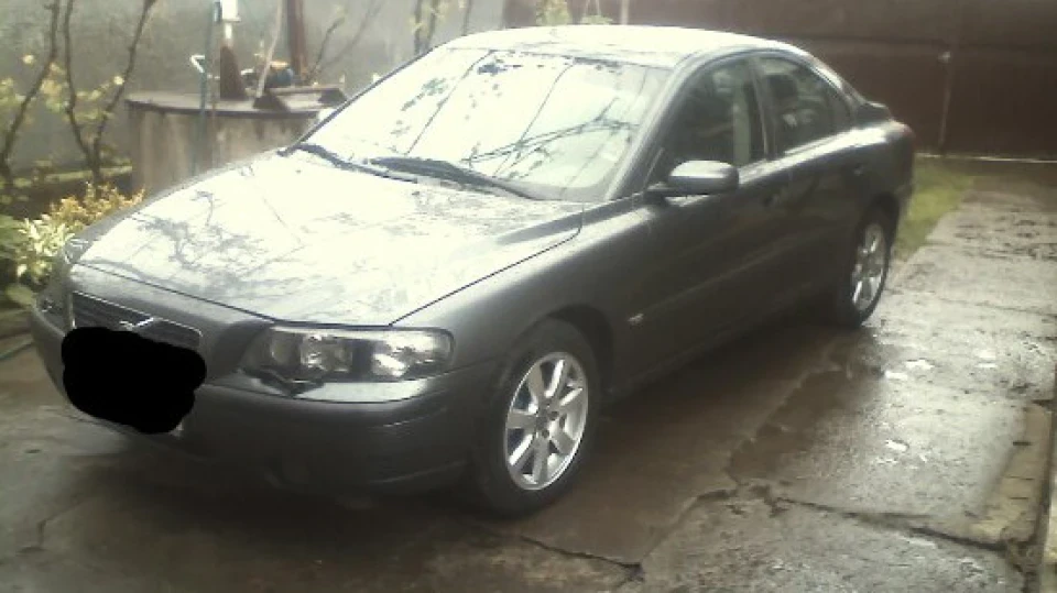 Volvo S60 2.5t бензин,мкпп 3