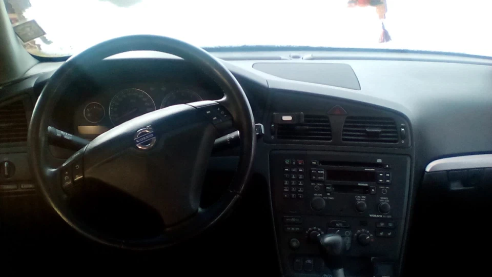 Volvo S60 2.5t бензин,мкпп 4