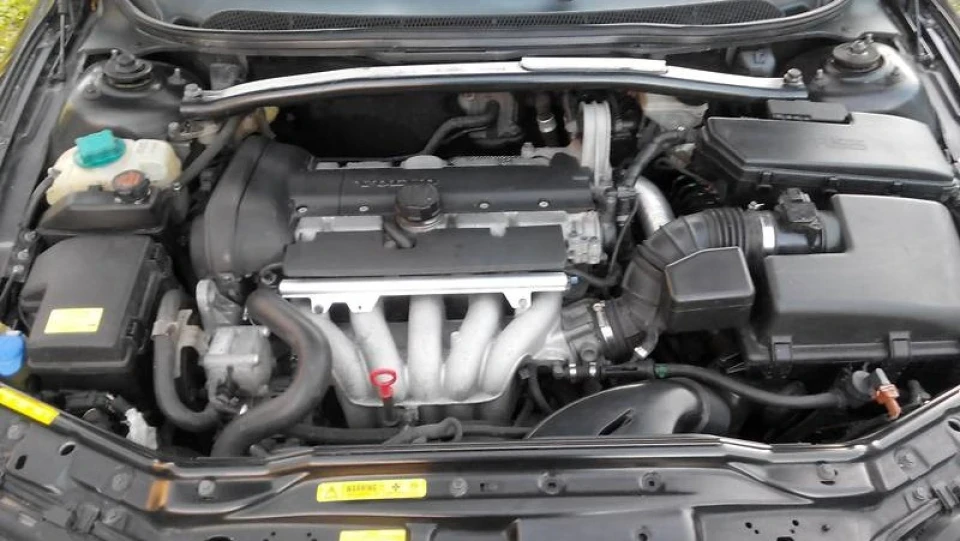 Volvo S60 валіза на колесах 5