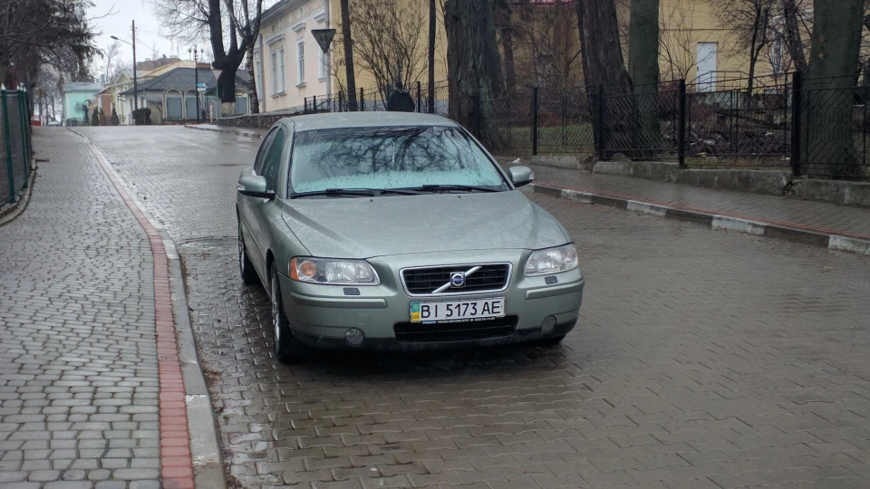 Volvo S60 Olivka 2