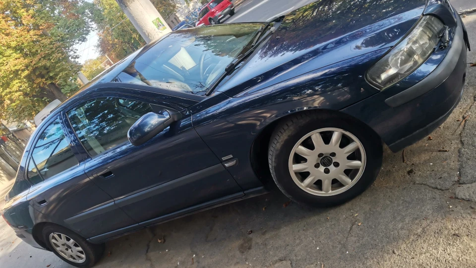Volvo S60 Синій металік 2.4 бензин