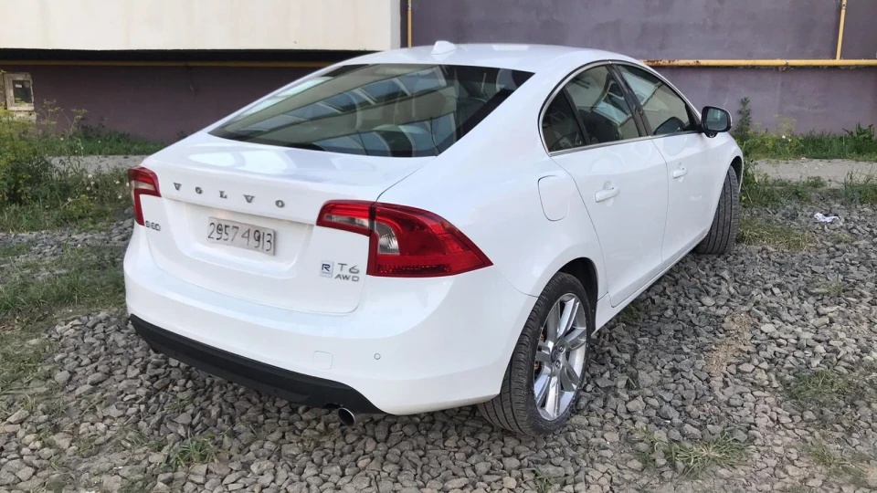Volvo S60 Сніговий барс. Т6 1