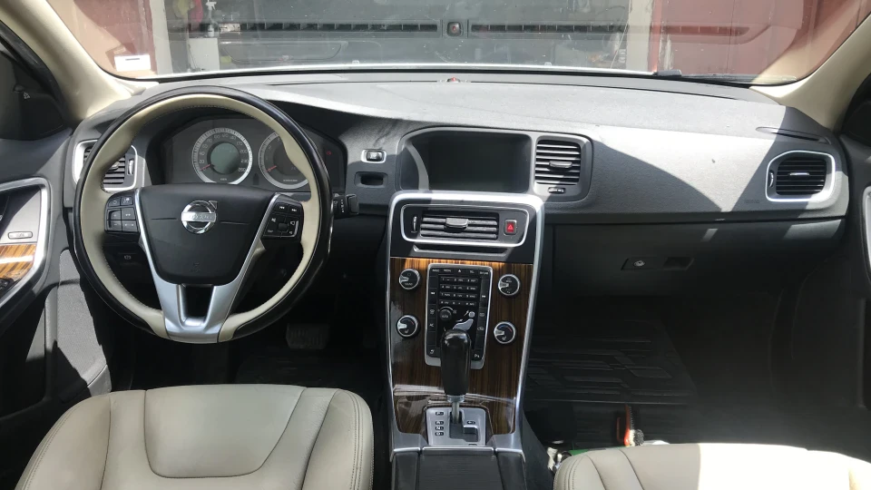 Volvo S60 Сніговий барс. Т6 2