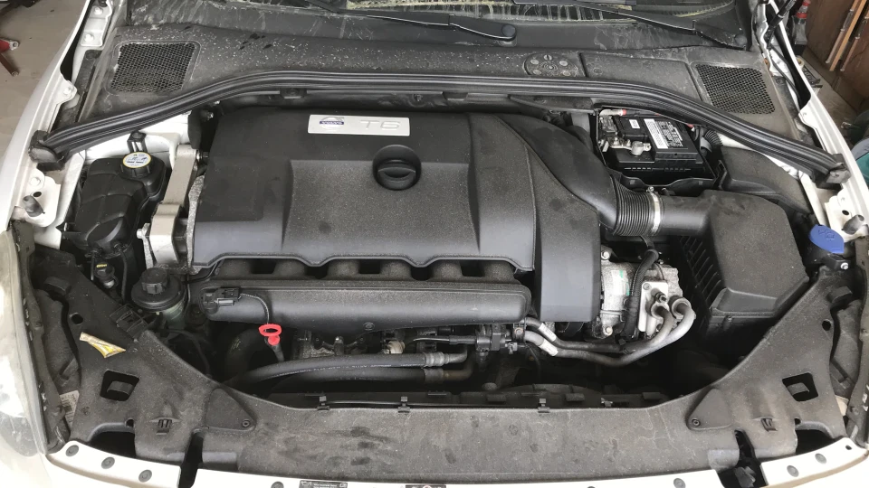 Volvo S60 Сніговий барс. Т6 4