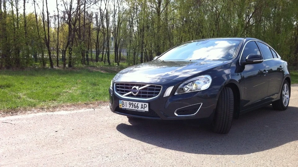 Volvo S60 Stock became R-Design 5