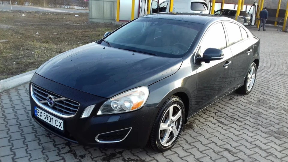 Volvo S60 T-урбо 5-ушка) 3