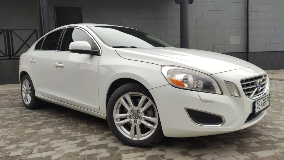 Volvo S60 T5