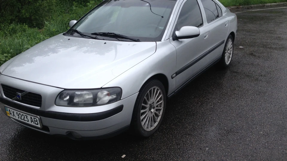 Volvo S60 Volvo 2.4мт 3