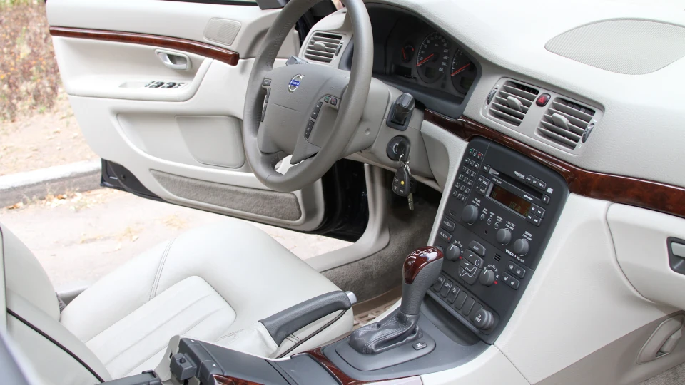Volvo S80 800 км. Original Royal 5