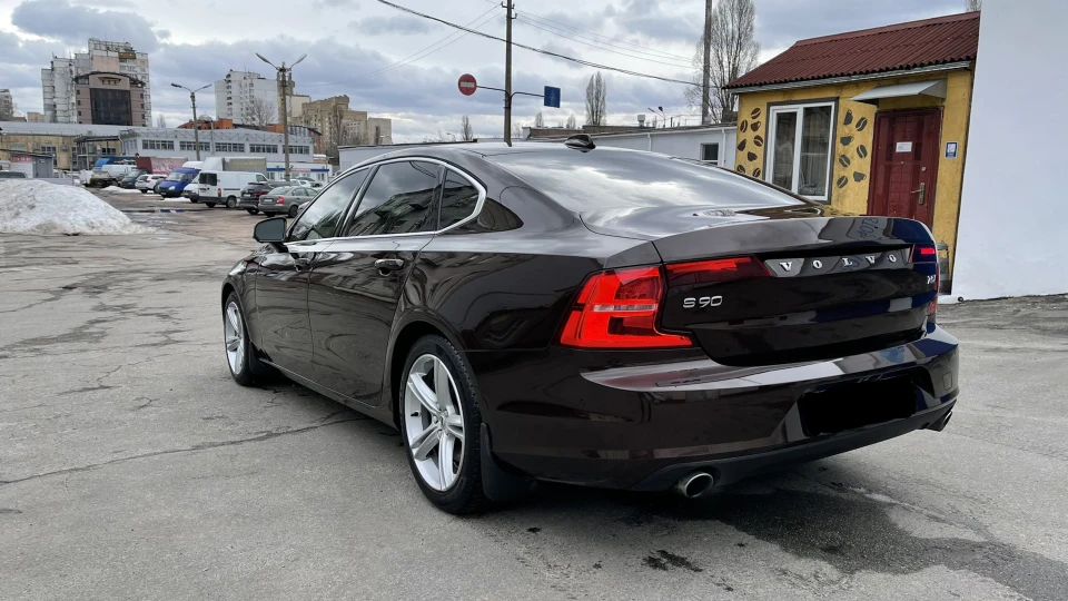 Volvo S90 2