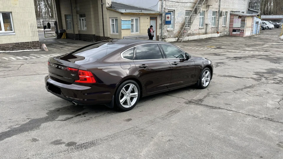 Volvo S90 3
