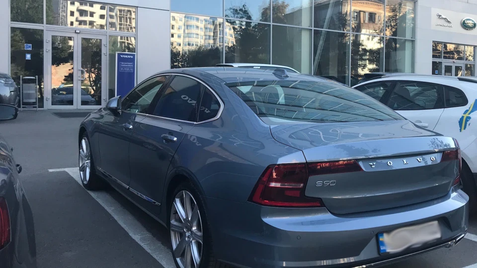 Volvo S90 4