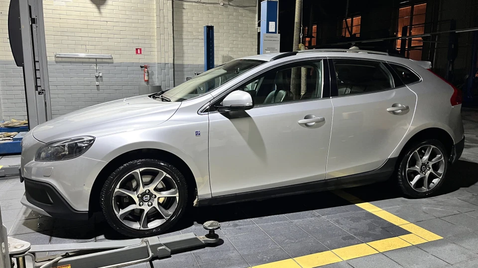 Volvo V40 Cross Country 2