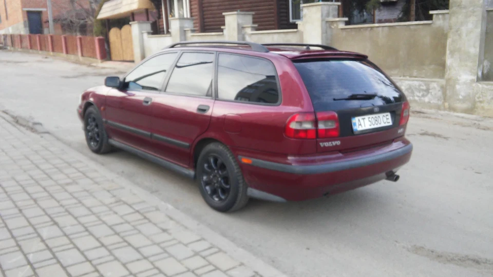 Volvo V40 4