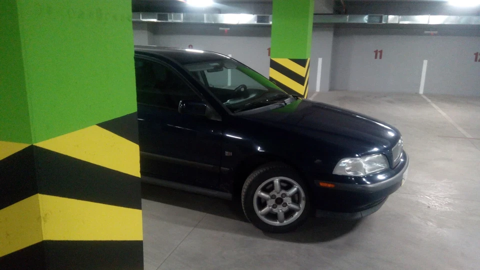 Volvo V40 1.8i 16V Баклажанчик