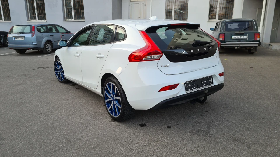 Volvo V40 2.0 D2 3