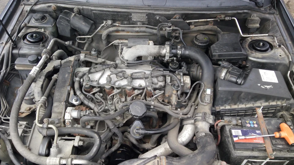 Volvo V40 сірий, 1.9TD