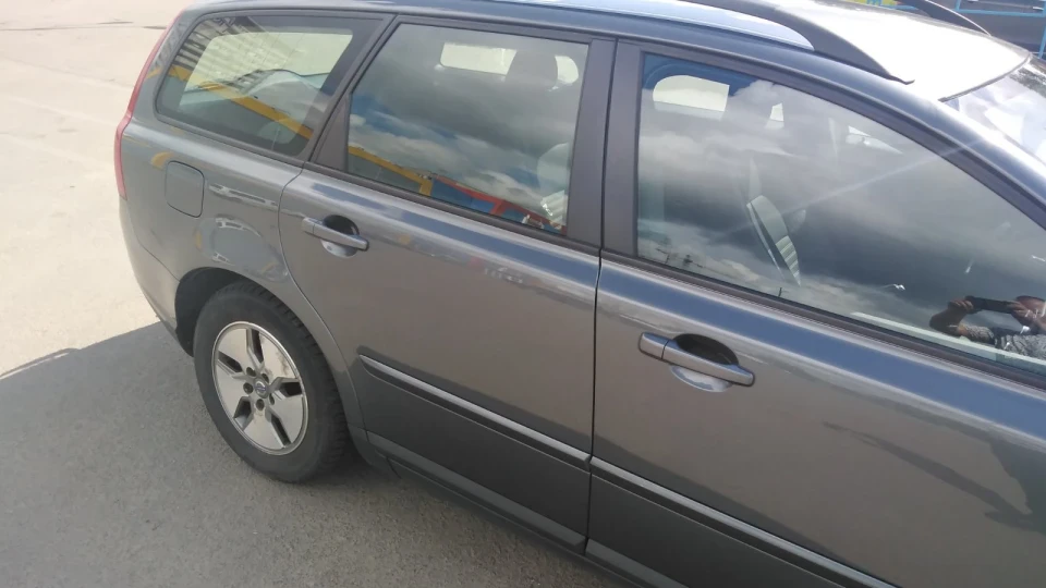 Volvo V50 3
