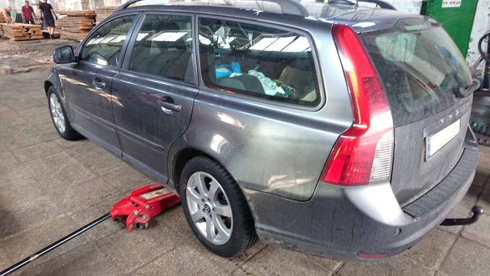 Volvo V50 5