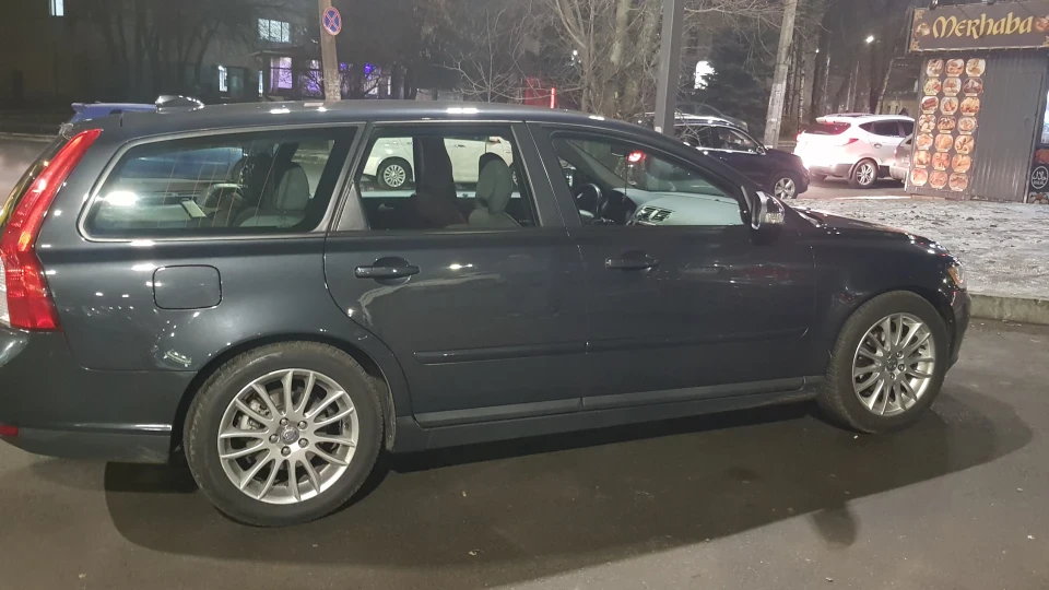 Volvo V50 3