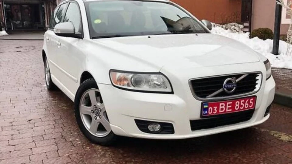 Volvo V50 3