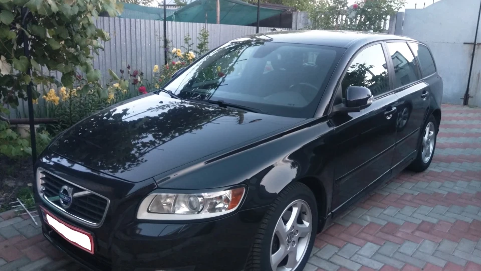 Volvo V50 3