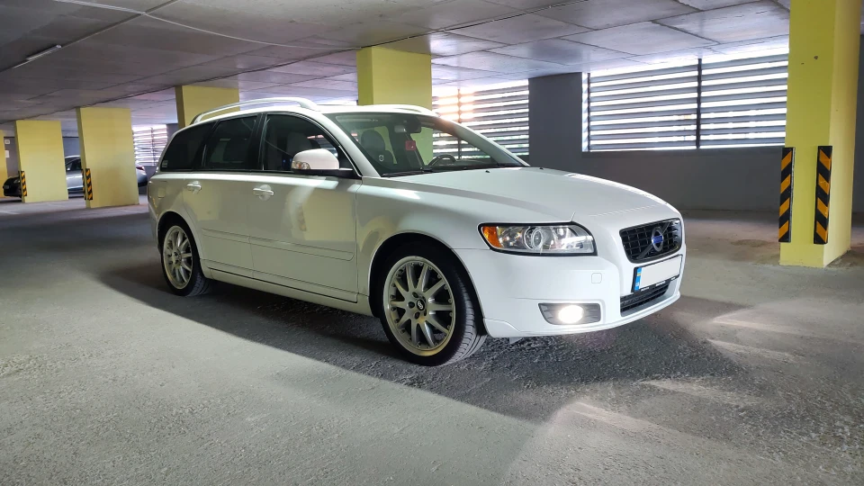 Volvo V50 D2 3
