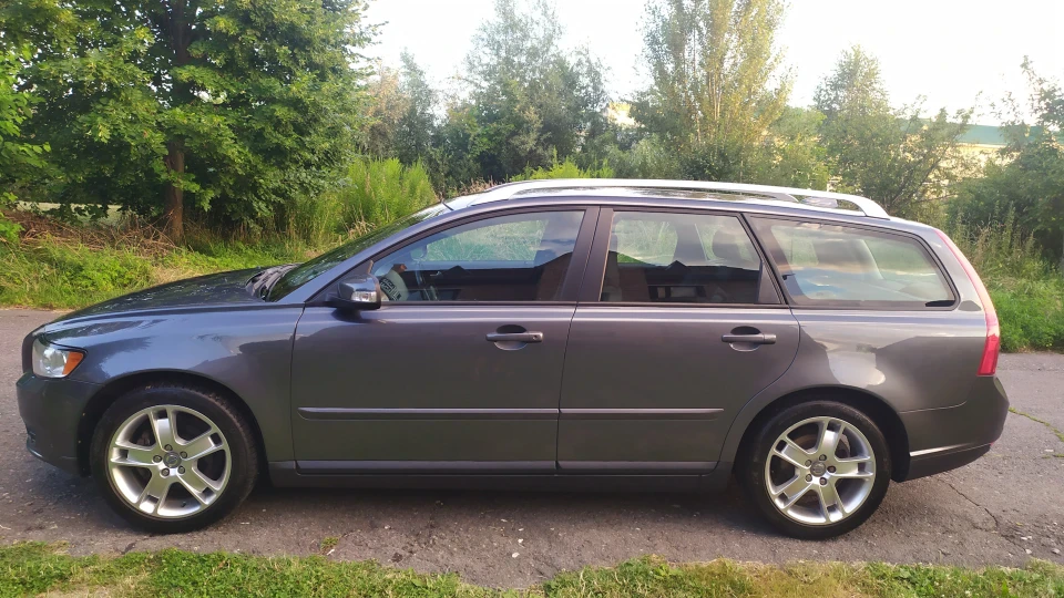 Volvo V50 Racket
