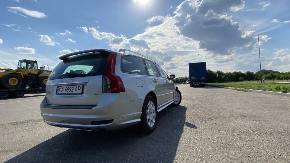 Volvo V50 T5 AWD R-design 4