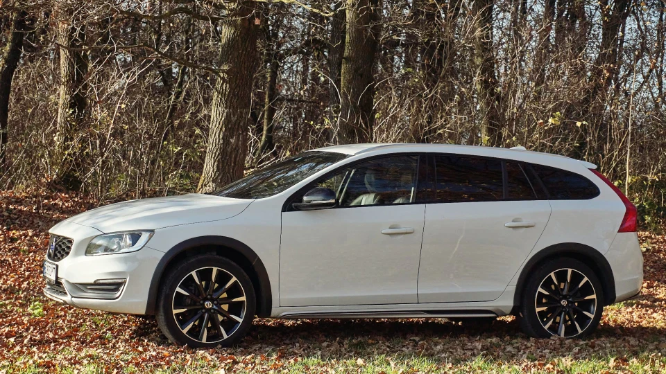 Volvo V60 Cross Country D3 Summum 2