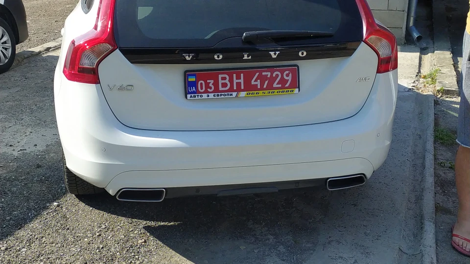 Volvo V60 2.4 дизель 140кВт AWD