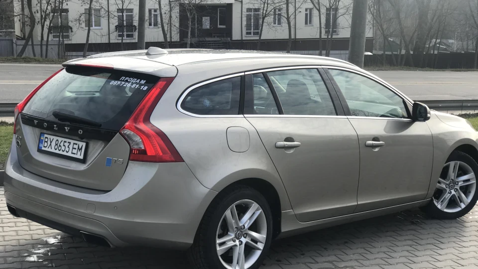 Volvo V60 T5 PREMIER PLUS 3